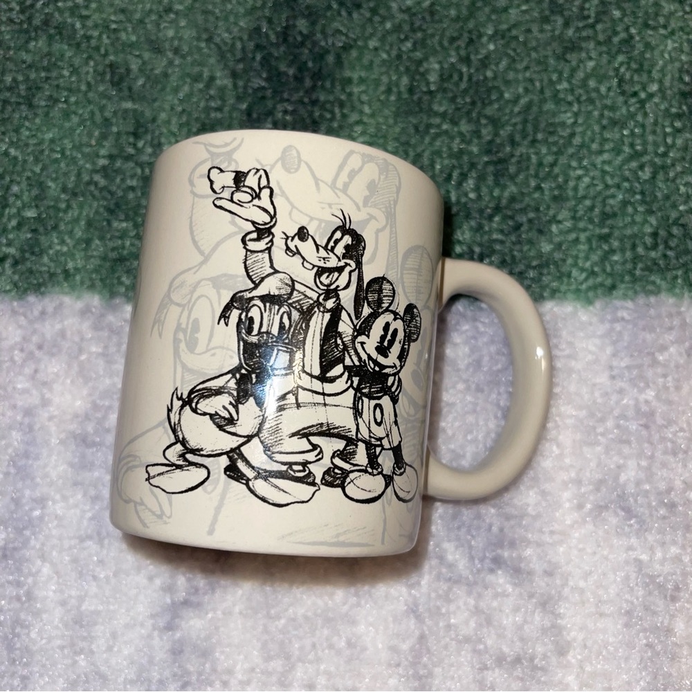 ☕️ Disney Jerry Leigh Mickey & Friends Sketch Coffee Tea Mug